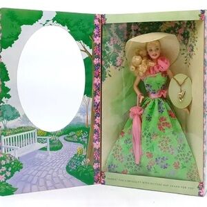 New Simply Charming Barbie Doll Blonde Special Edition 2001 Mattel